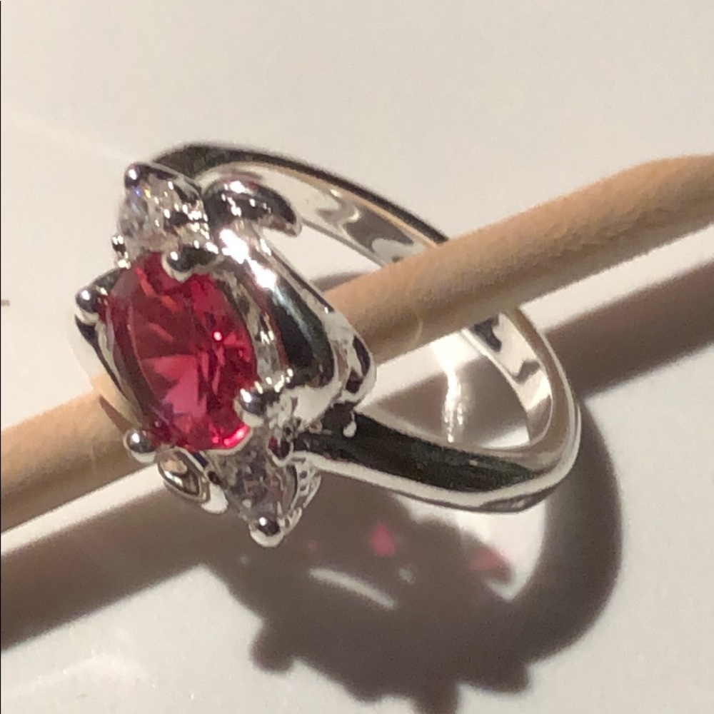 Gorgeous Cubic Zirconia Crystal Ring in sizes 7&8 - Picture 5 of 8